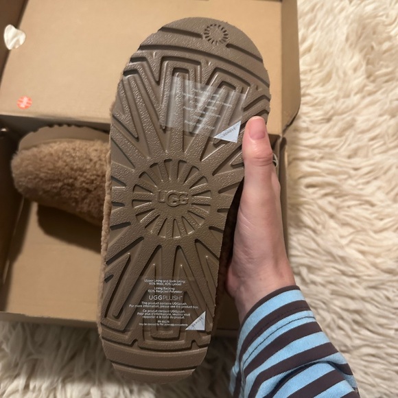 UGG TASMAN MAXI CURLY SLIPPERS - Picture 3 of 3